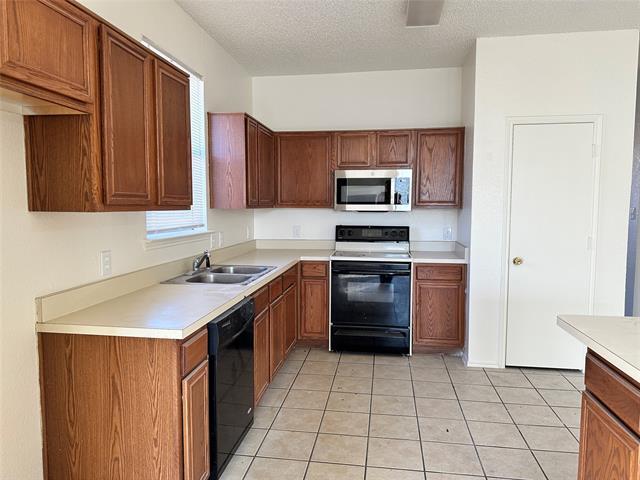 Building Photo - 4412 Park Creek Ct