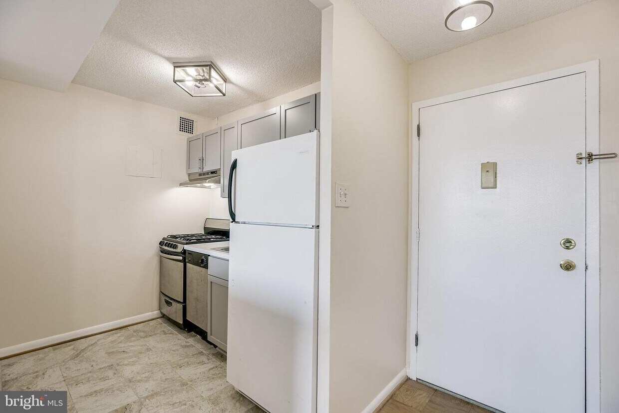 2500 N Van Dorn St Unit 809, Alexandria, VA 22302 Apartment for Rent in Alexandria, VA