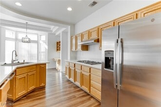 Building Photo - 10729 Shackleton Dr