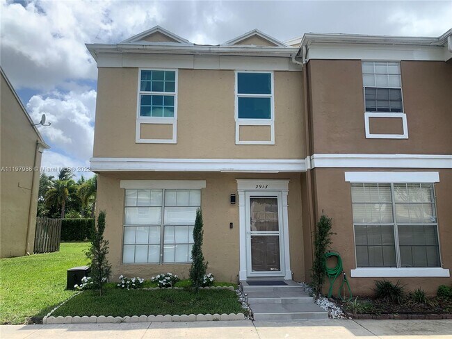 Foto del edificio - 2913 Belmont Ln