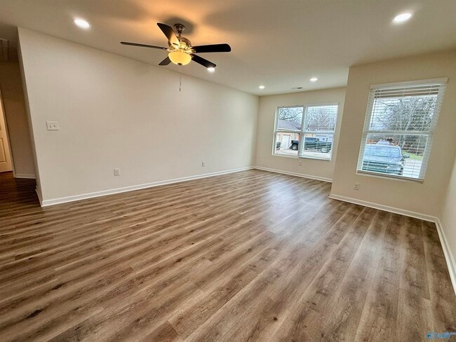 Building Photo - 103 Oakwood Meadows Dr