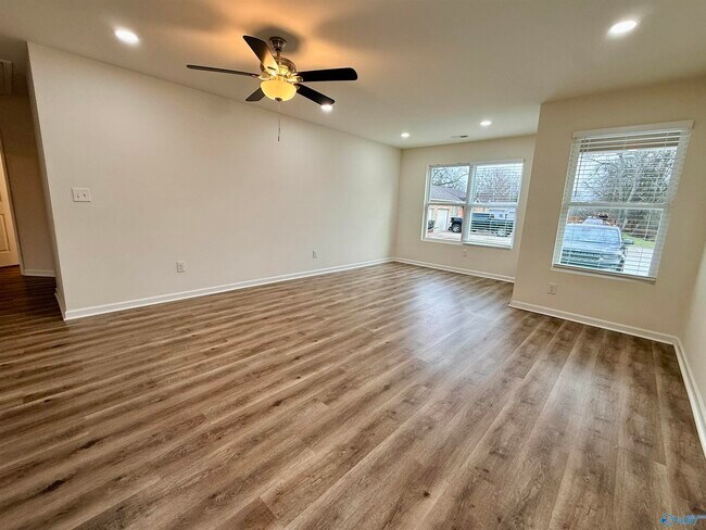 Foto del edificio - 103 Oakwood Meadows Dr