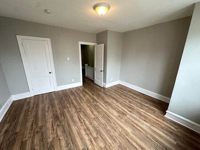 Foto del edificio - 440 W Fisher Ave