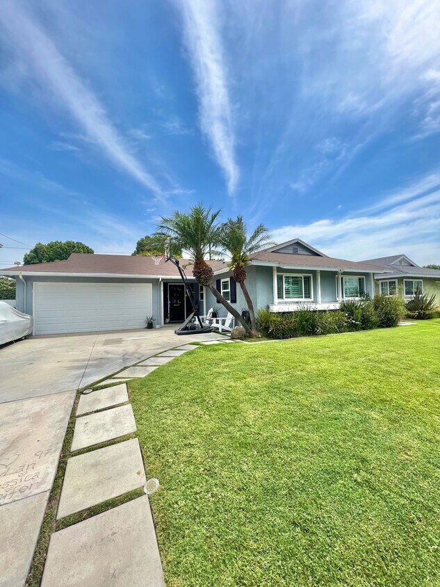 Primary Photo - Spacious Remodeled Home Near El Dorado Park
