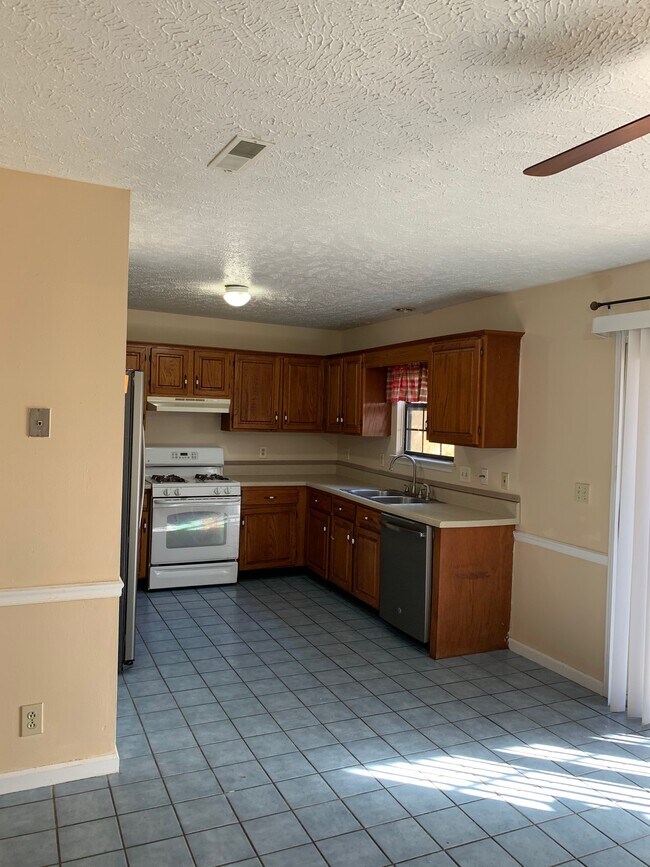 Foto del edificio - 406 Oakhaven Dr