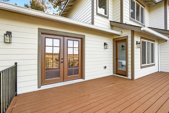 Building Photo - 4715 Red Tail Dr