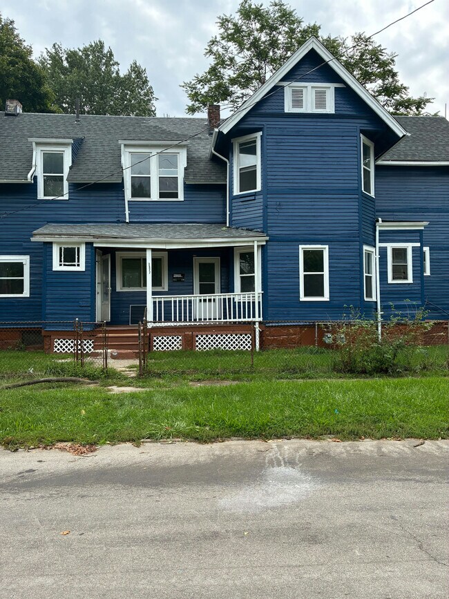 Building Photo - 1377 E 66th St