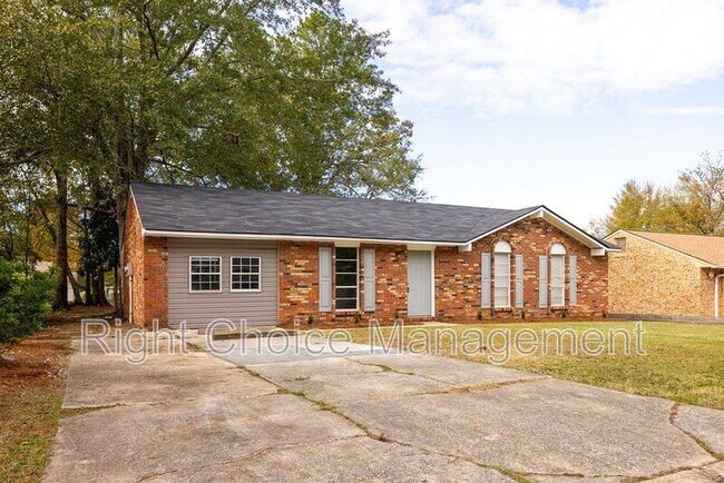 Building Photo - 2855 Viking Dr