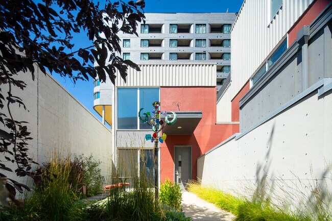Foto del edificio - 3513 Delgany St