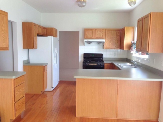 Building Photo - 4112 Plum Ridge Dr