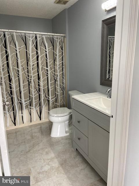 Foto del edificio - 58 Versailles Ct