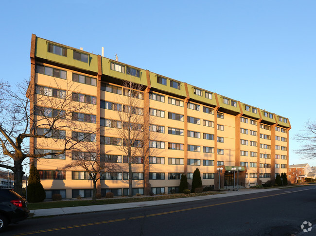 Fachada del hotel - Whitney Towers, L.L.C. (WTL)