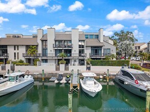 Building Photo - 16 Portside Dr