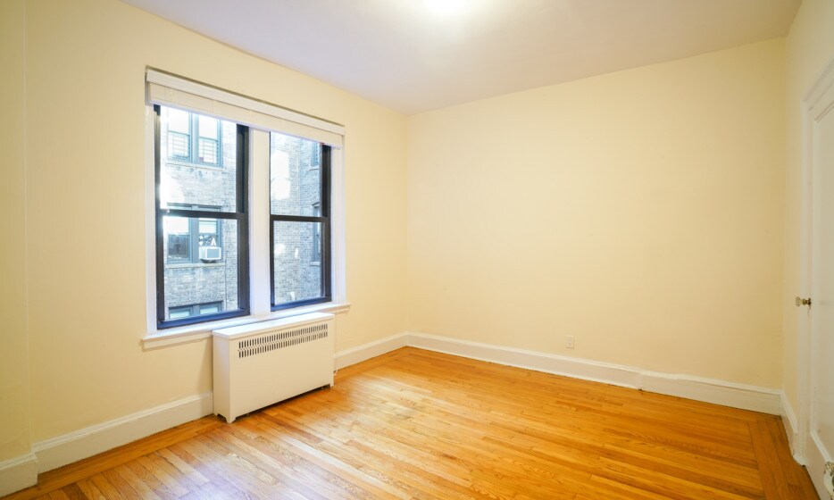 Primary Photo - 332 W 58th St