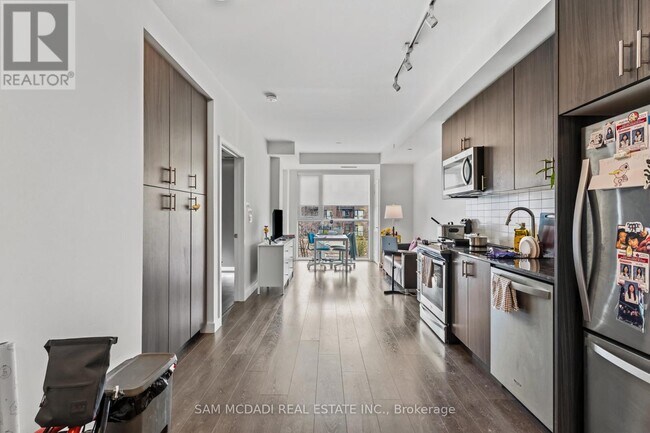 Building Photo - 210 Sabina Dr