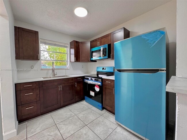 Building Photo - 3630 SW 87th Ave