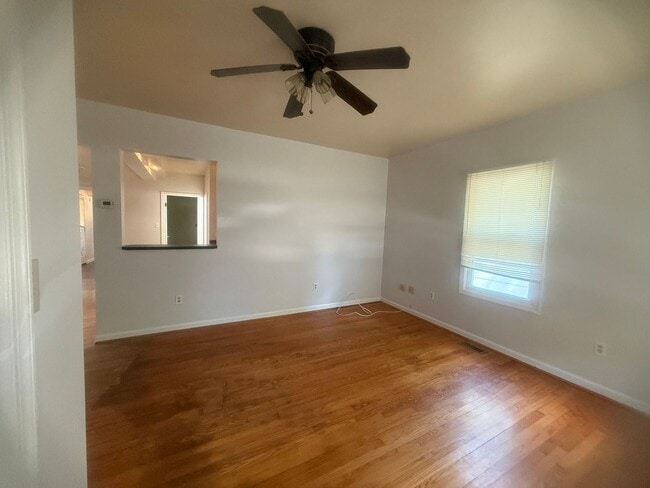Foto del edificio - Port Norfolk One Bed One and Half Bath Apa...