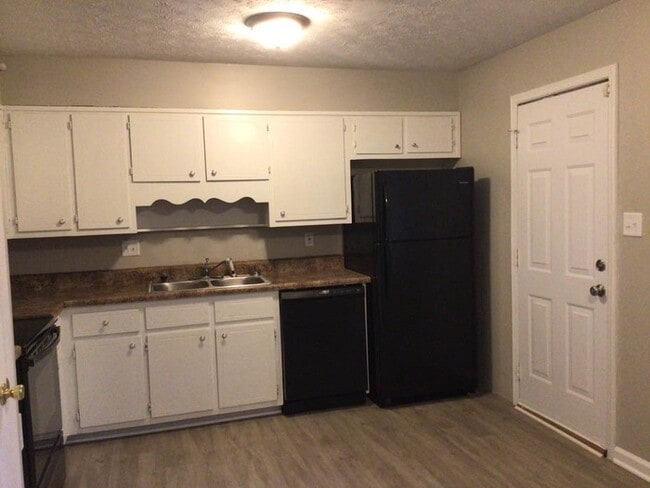 Foto del edificio - Newly Remodeled Smart Home. Self-Tour Today!