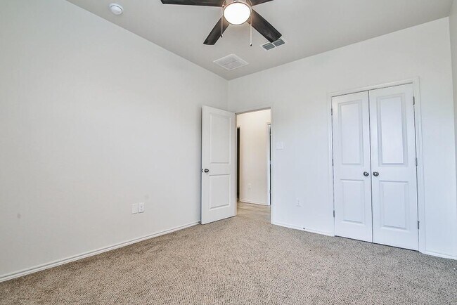 Foto del edificio - 5636 Lehigh St