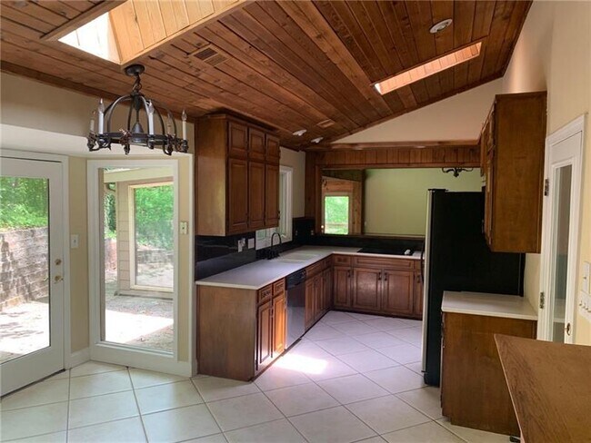 Building Photo - 5281 Forest Brook Pkwy