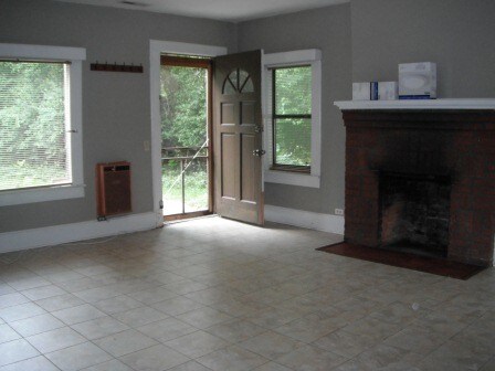 Building Photo - 1040 Holly Ln SW