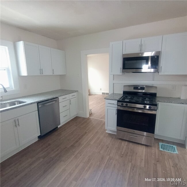 Building Photo - 344 Bryant Ave