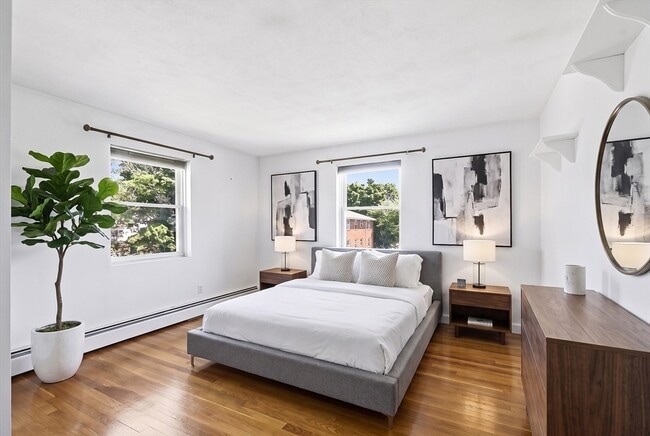 Building Photo - 33 Montvale Ave
