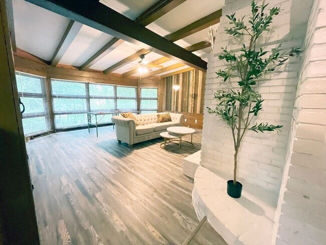 Building Photo - 3923 Bluestone Rd