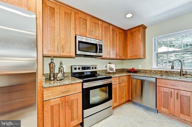 Building Photo - 6208 Nelway Dr