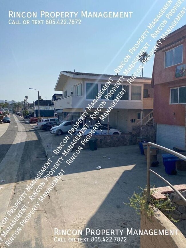 Building Photo - Stunning Beachfront Modern Duplex!!
