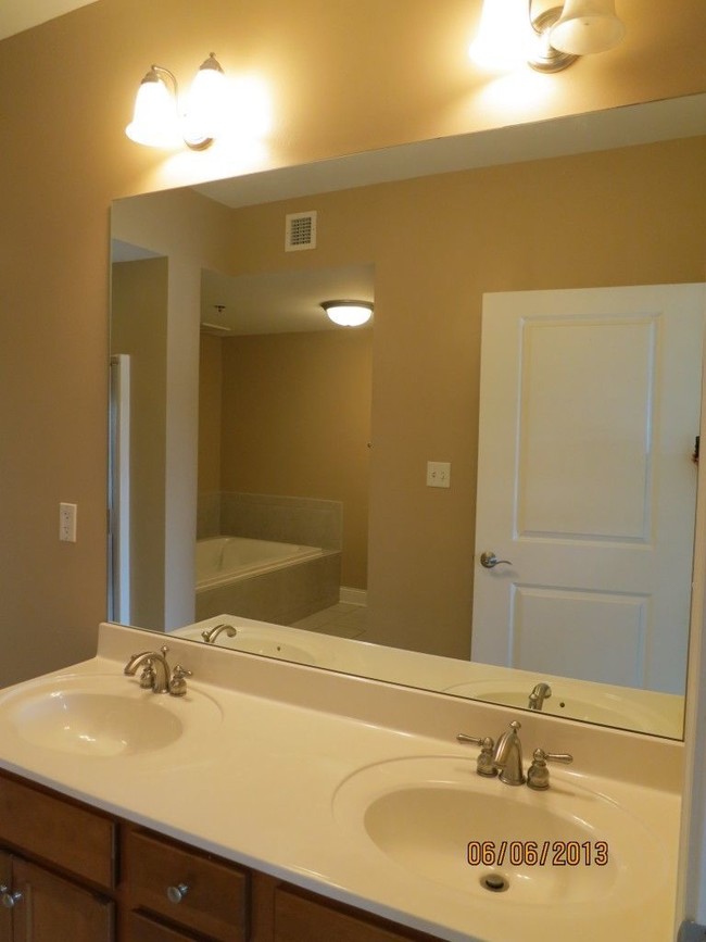 Building Photo - 3001 River Towne Way