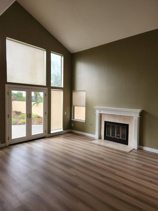 Building Photo - Carmel Valley 4 Bedroom House