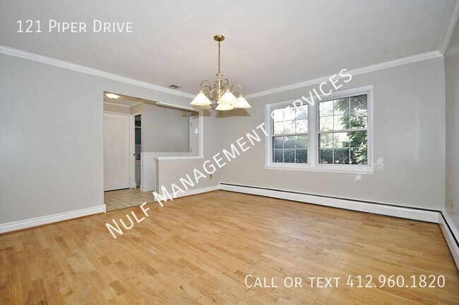 Foto del edificio - 4 Bed, 2.5 Bath House in Mt. Lebanon