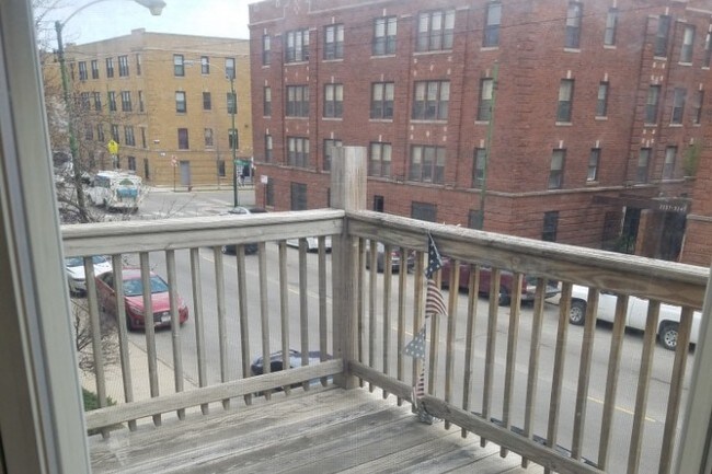 Front Porch Area - 3246 W Diversey Ave