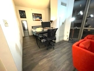 Foto del edificio - 222 N Columbus Dr