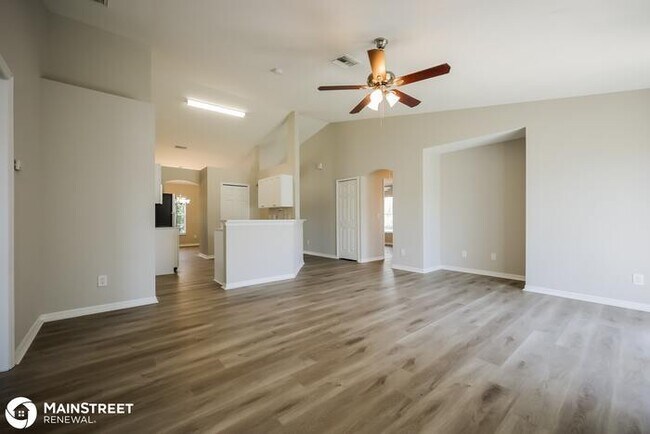 Foto del edificio - 1918 NE 17th Pl, Cape Coral, FL 33909