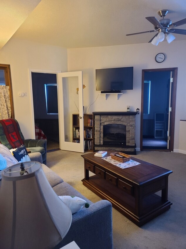 Primary Photo - 830 W Lanark Dr