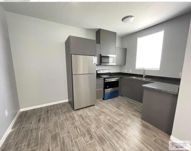 Building Photo - 1303 Quitaca Dr