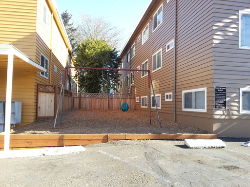 Building Photo - 1045 Fir St S