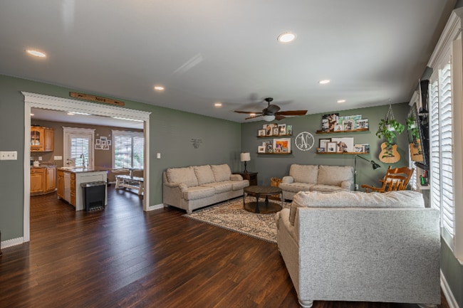 Building Photo - 240 Roper Dr