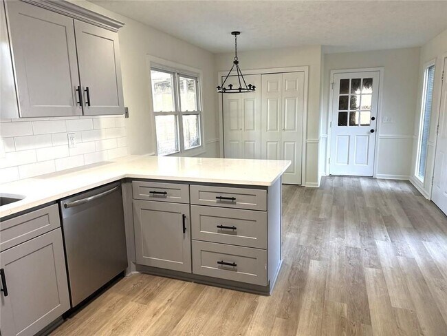 Foto del edificio - 2305 Eastgate Dr SW