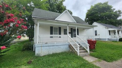 Building Photo - 905 Afton St