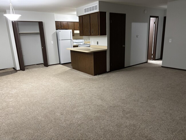 425 W Schleier St Unit 5, Frankenmuth, Mi 48734 - Room For Rent In 