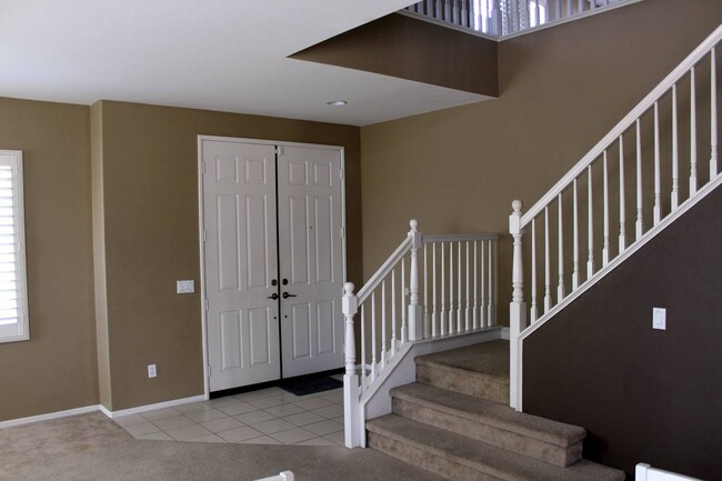 Foto del edificio - Beautiful Winchester two story home with 4...