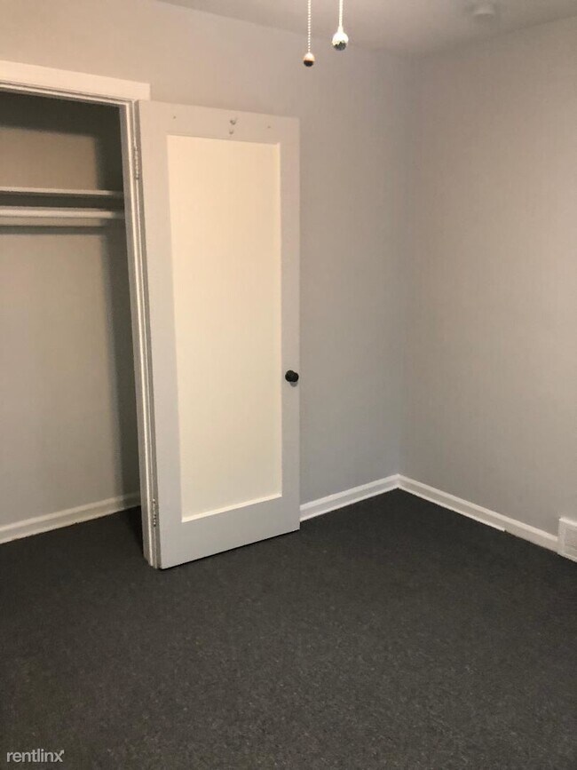 Building Photo - 2 br, 1 bath House - 2335 Rowland Ave