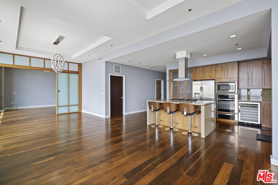 Foto principal - 1100 S Hope St
