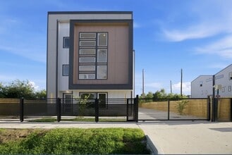 Building Photo - 4214 Dreyfus St