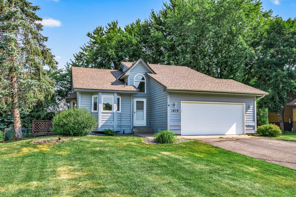 Foto principal - 1819 127th Ave NE
