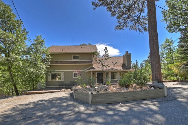Foto del edificio - Stylish Chalet with Lake Rights