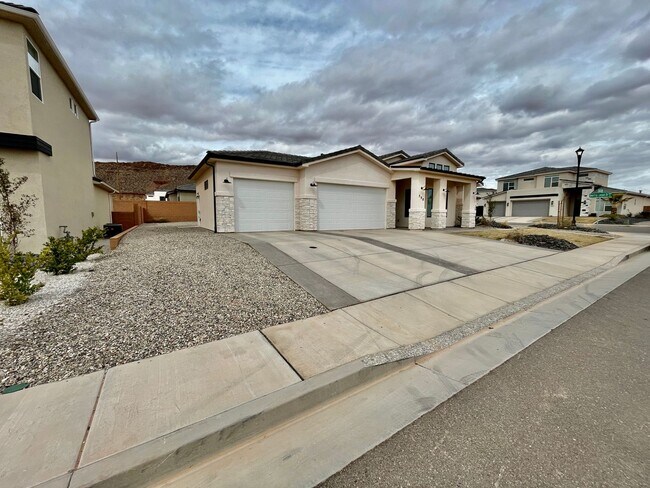 Building Photo - Pet-Friendly 4-BR Home in Washington Fields